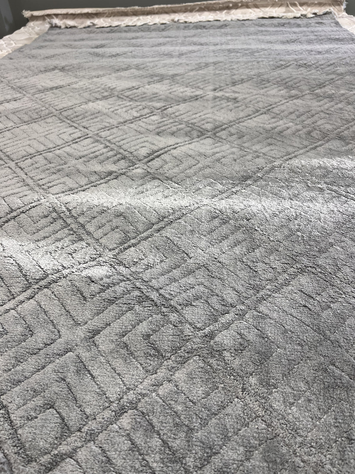 Meta 1540 Grey Area Rug