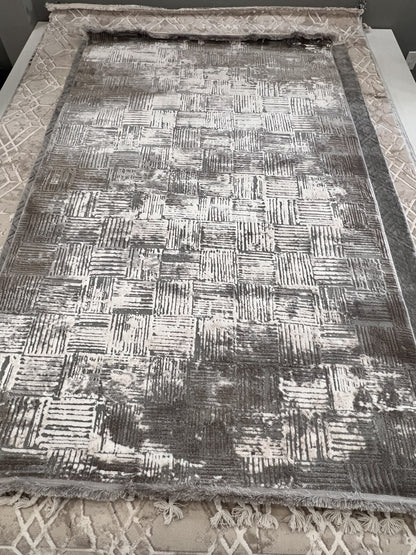 Pattern 9529 Grey Beige Area Rug