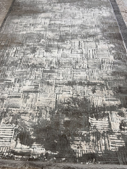Pattern 9529 Grey Beige Area Rug
